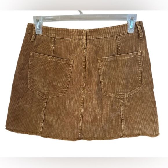 Aeropostale High-Rise Button-Front Corduroy Skirt. Light Brown. Size 10 - Picture 3 of 7